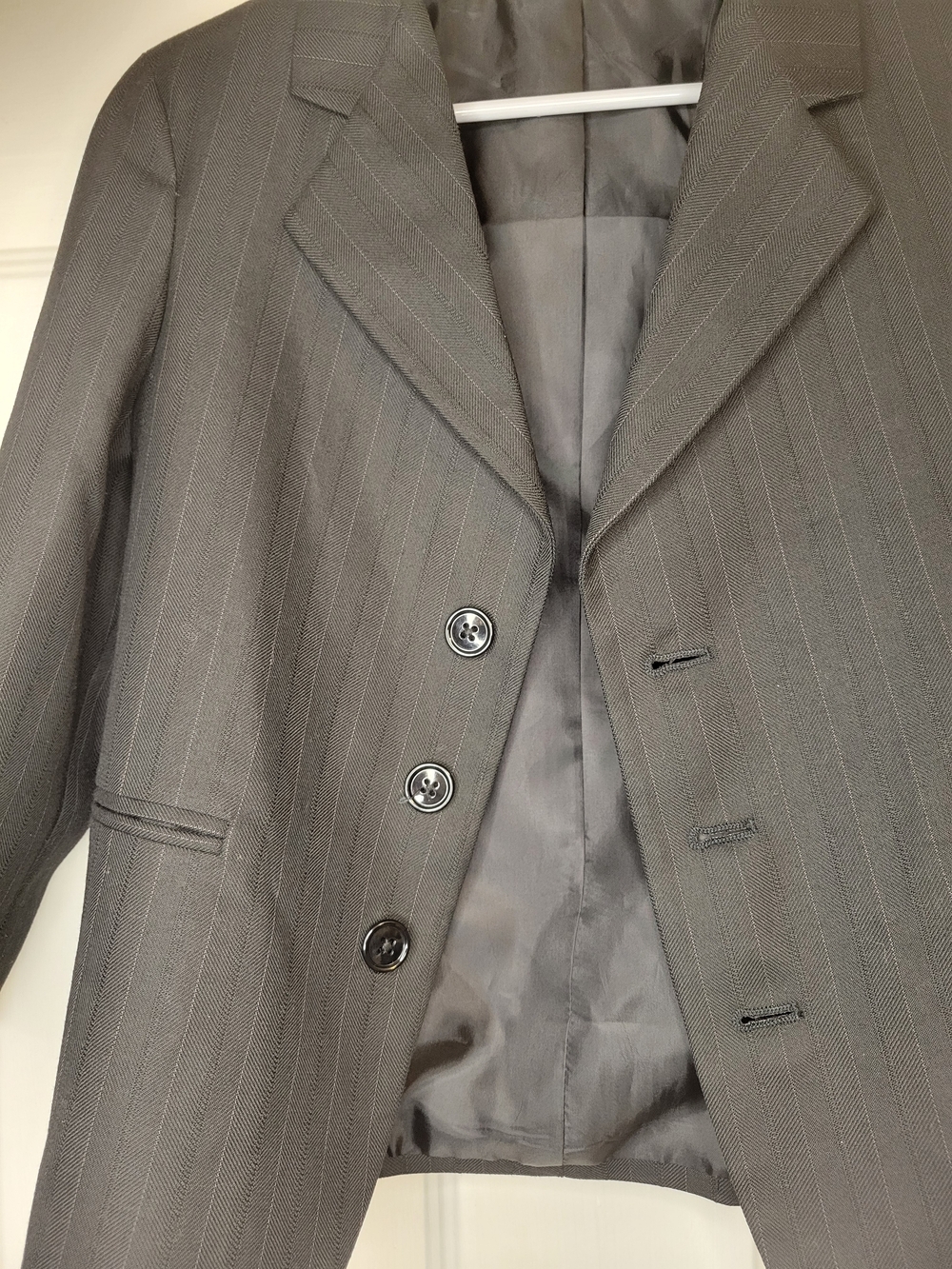 Gray Pinstripe Van Heusen Blazer - Classic Three-Button Suit Jacket - Picture 3 of 7